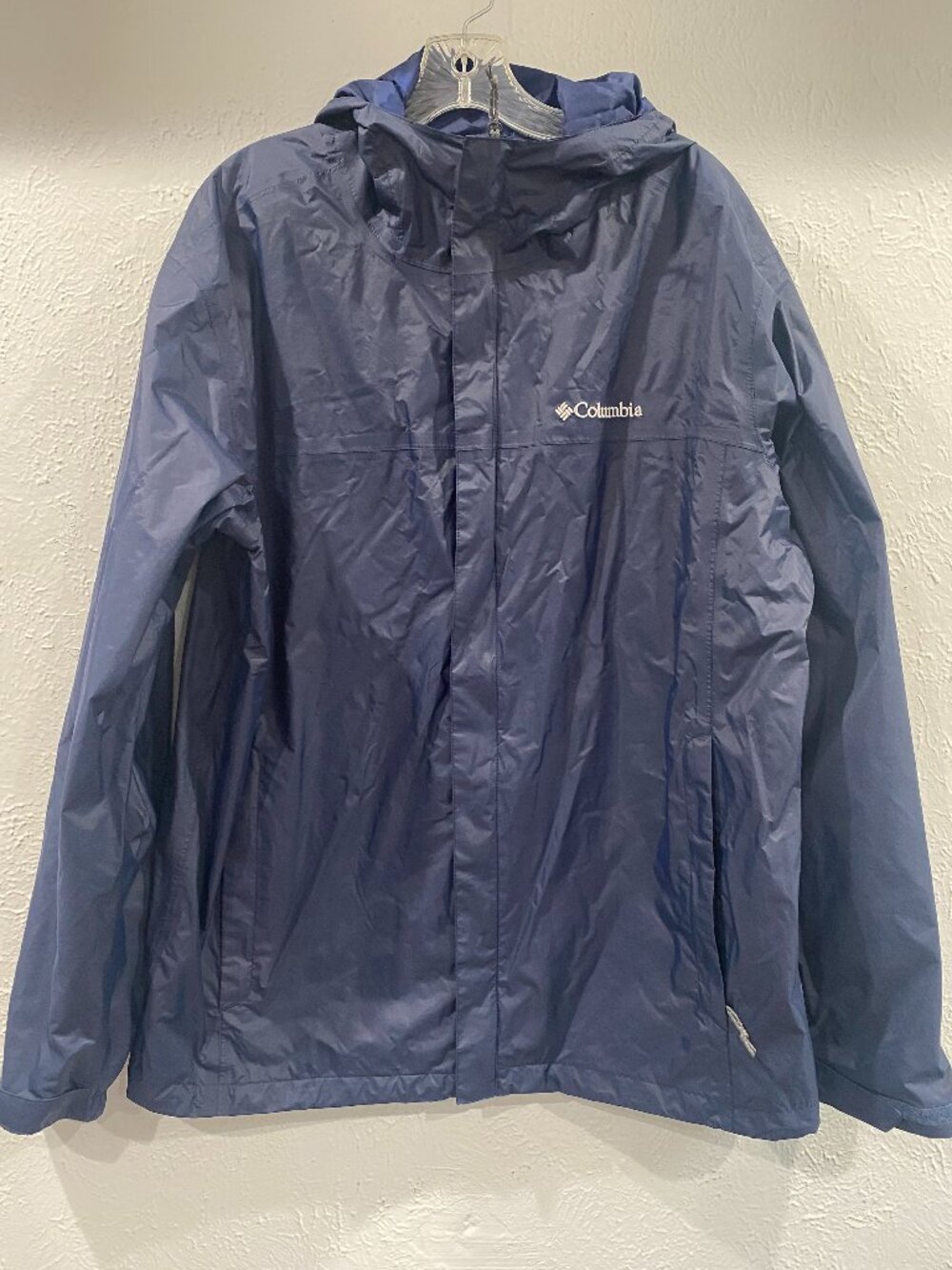 Columbia Omni-Tech hooded waterproof rain jacket  men's navy size large EUC.